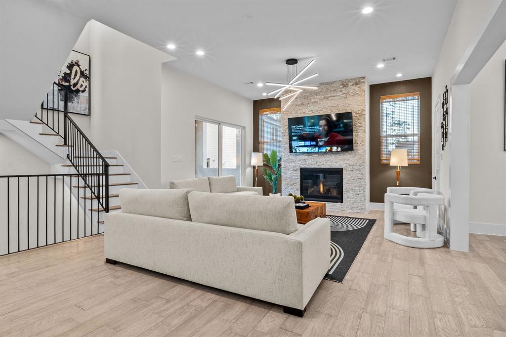 Houston, Texas, 77007, United States, 3 Bedrooms Bedrooms, ,4 BathroomsBathrooms,Residential,For Sale,1723446