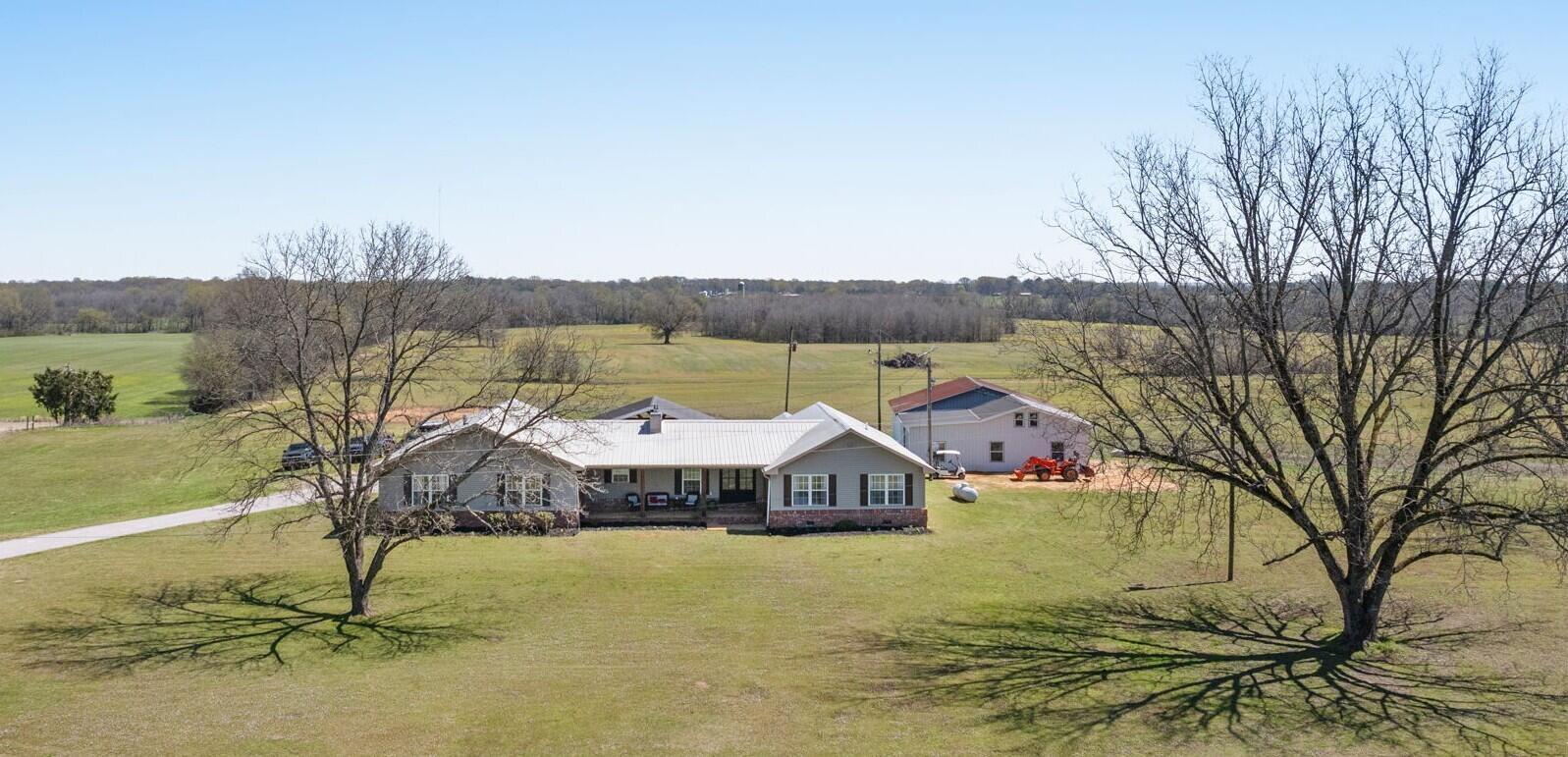 Guntown, Mississippi, 38849, United States, 4 Bedrooms Bedrooms, ,3 BathroomsBathrooms,Residential,For Sale,1947113