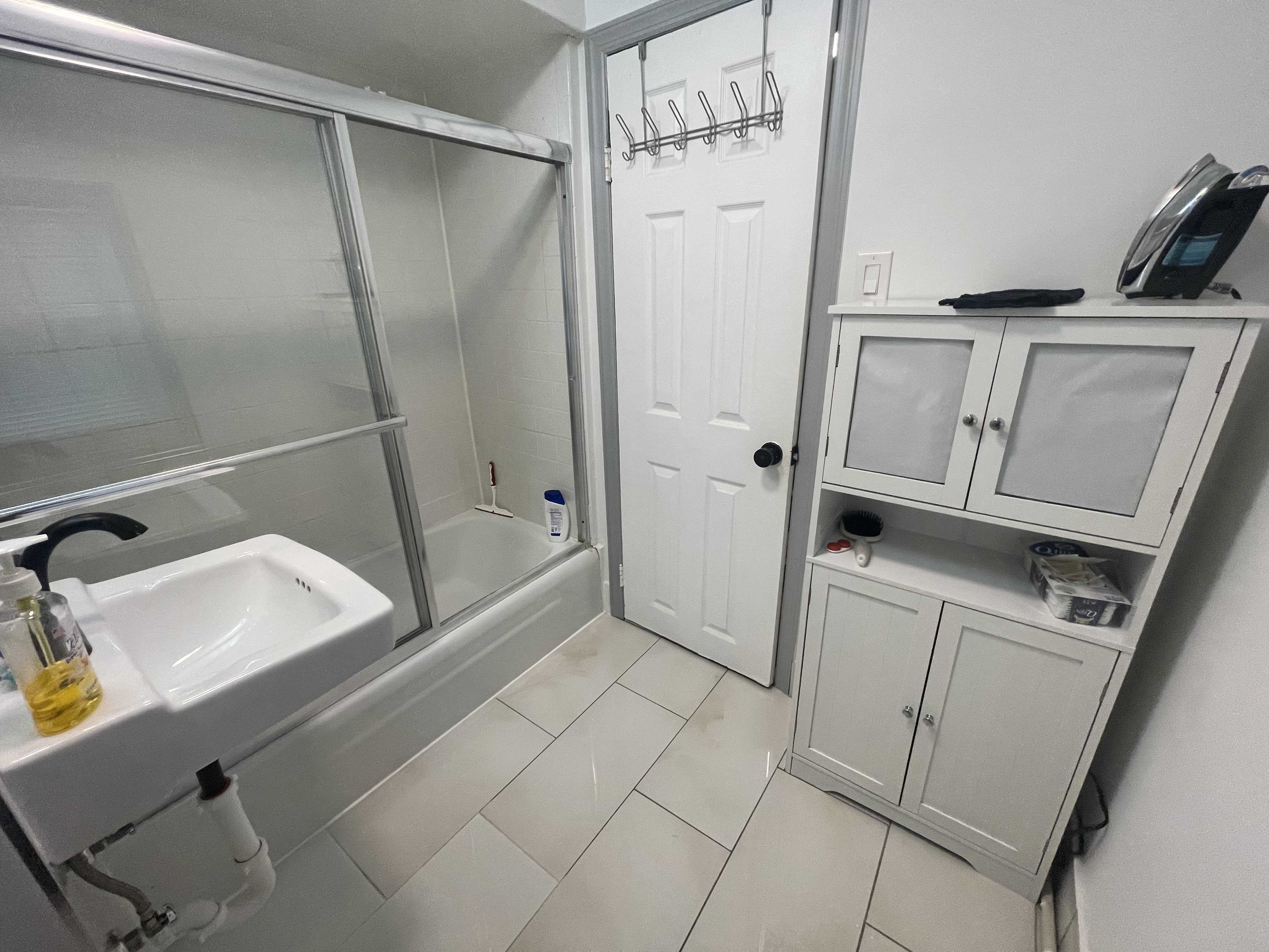 Fairview, New Jersey, 07022, United States, 3 Bedrooms Bedrooms, ,1 BathroomBathrooms,Residential,For Sale,1935345