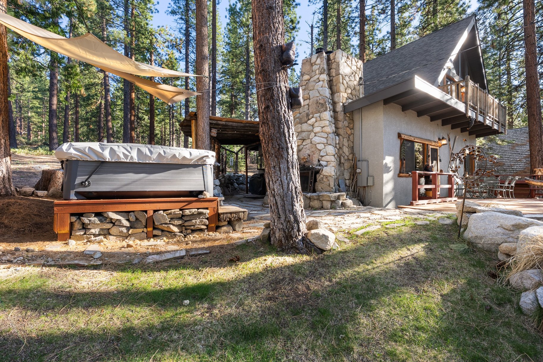  Turnkey Tahoe Retreat Backing to National Forest  Fully Remodeled & Furnish - 物件實景