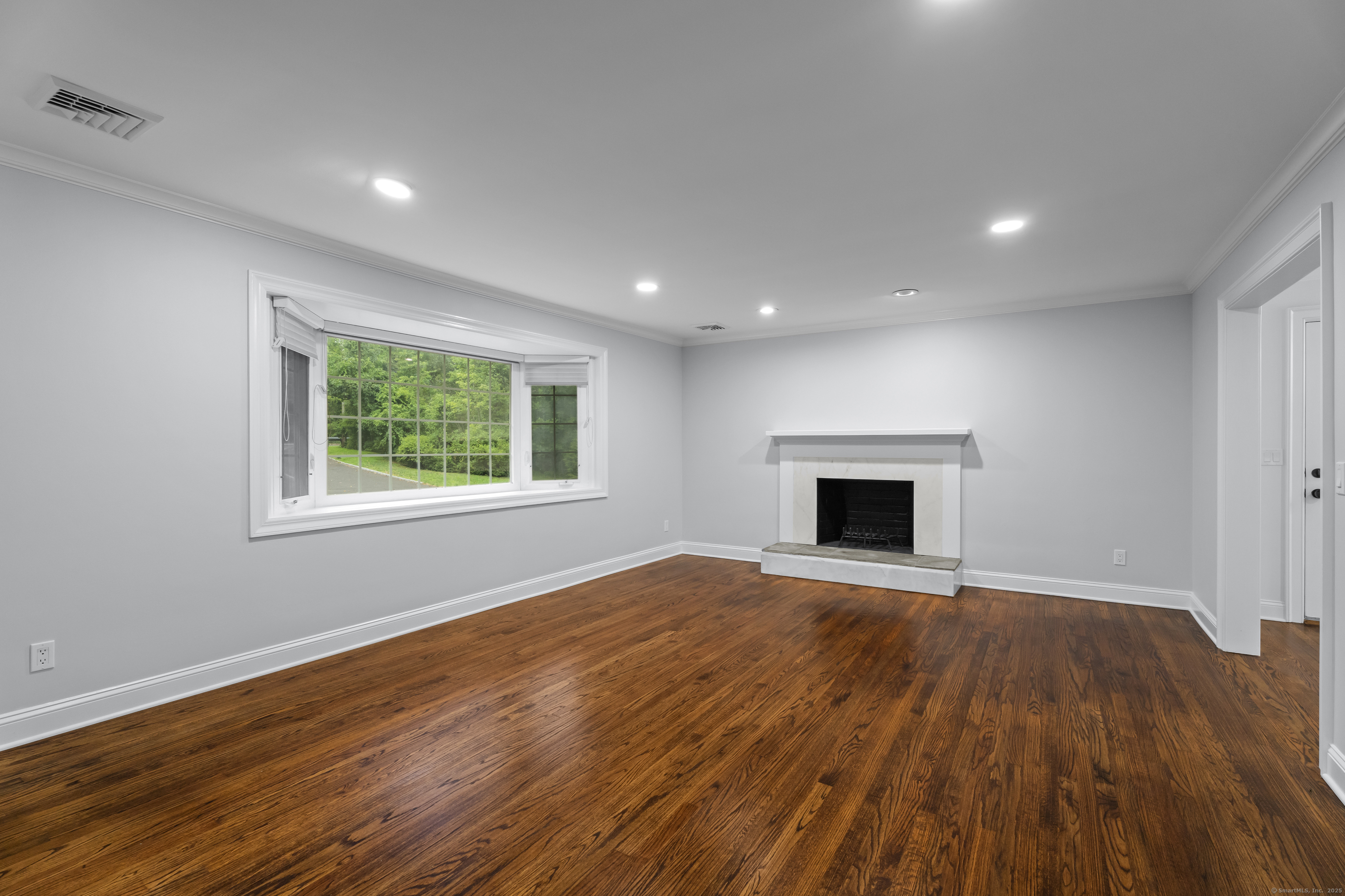 Norwalk, Connecticut, 06850, United States, 3 Bedrooms Bedrooms, ,3 BathroomsBathrooms,Residential,For Sale,1911174