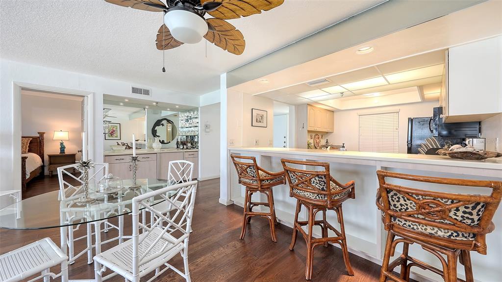 Longboat Key, Florida, 34228, United States, 3 Bedrooms Bedrooms, ,2 BathroomsBathrooms,Residential,For Sale,1793639