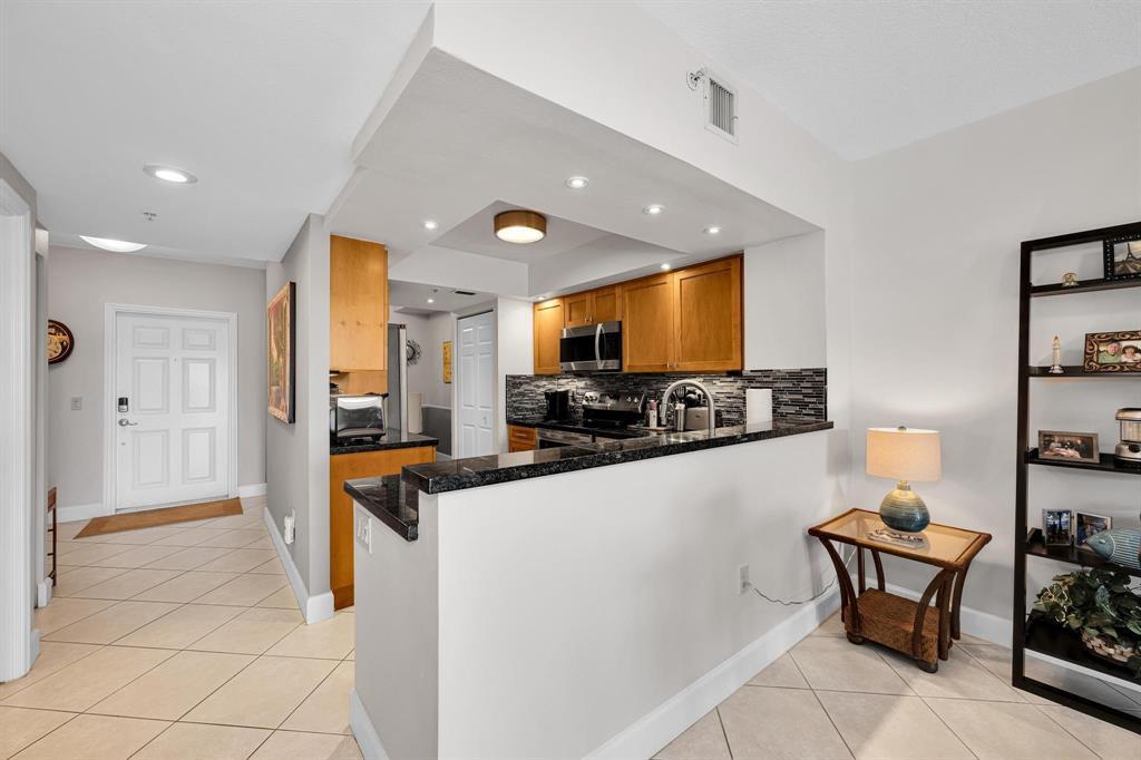 Pompano Beach, Florida, 33062, United States, 2 Bedrooms Bedrooms, ,3 BathroomsBathrooms,Residential,For Sale,2040159