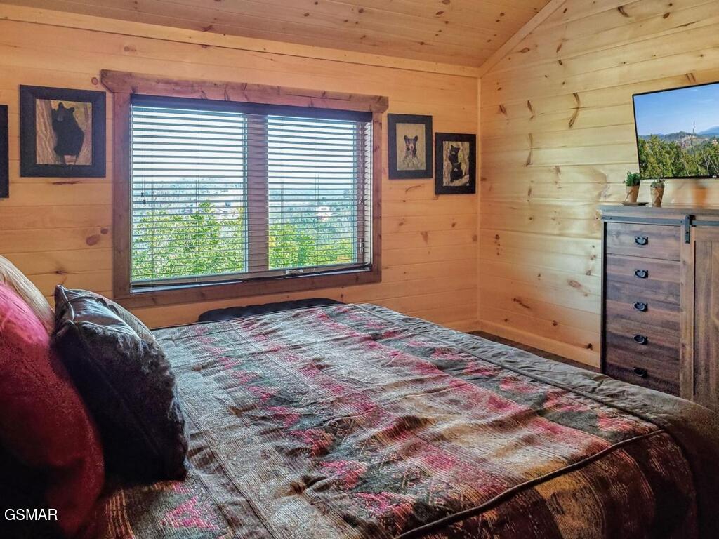 Gatlinburg, Tennessee, 37738, United States, 4 Bedrooms Bedrooms, ,6 BathroomsBathrooms,Residential,For Sale,1976574