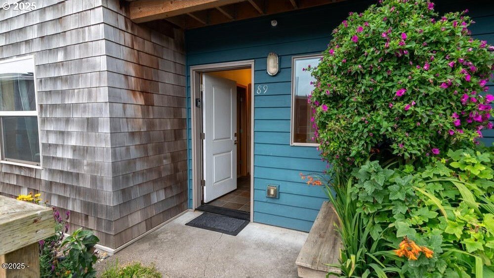 Depoe Bay, Oregon, 97341, United States, 3 Bedrooms Bedrooms, ,4 BathroomsBathrooms,Residential,For Sale,1939228