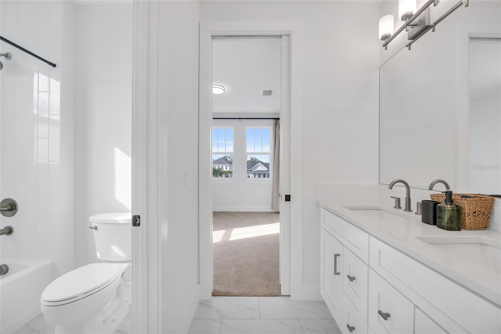 WINTER GARDEN, Florida, 34787, United States, 4 Bedrooms Bedrooms, ,4 BathroomsBathrooms,Residential,For Sale,2014519