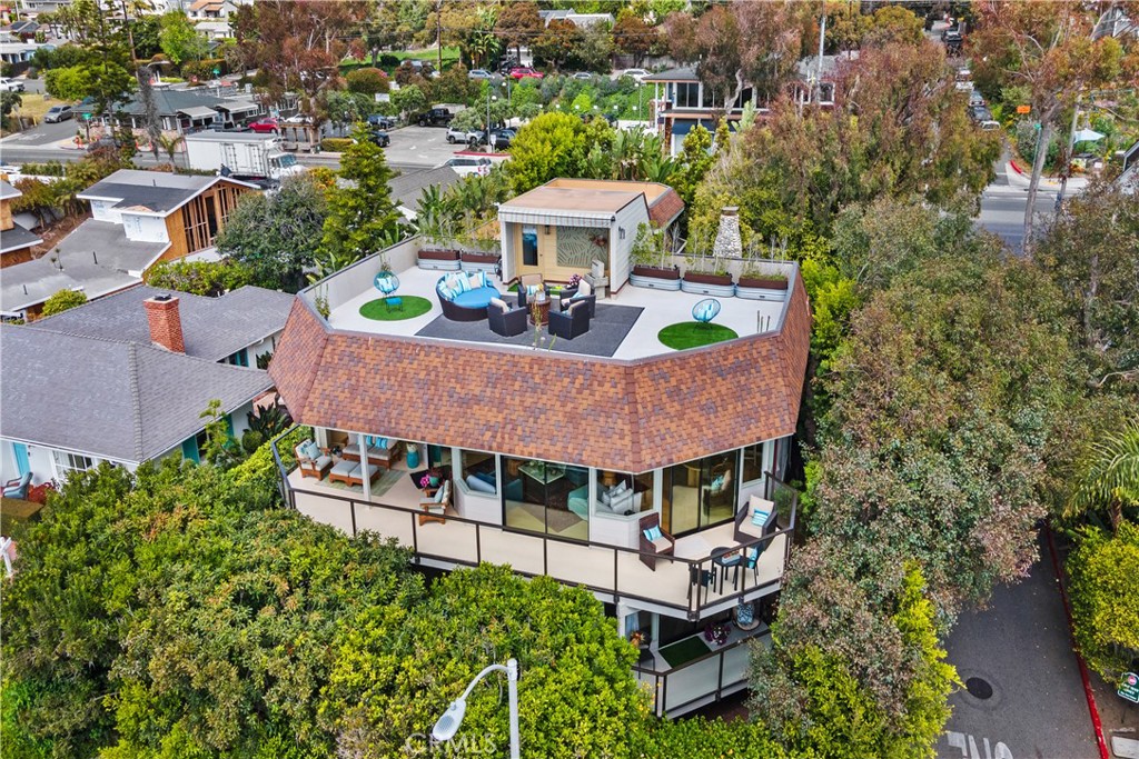 Laguna Beach, California, 92651, United States, 4 Bedrooms Bedrooms, ,4 BathroomsBathrooms,Residential,For Sale,1787523