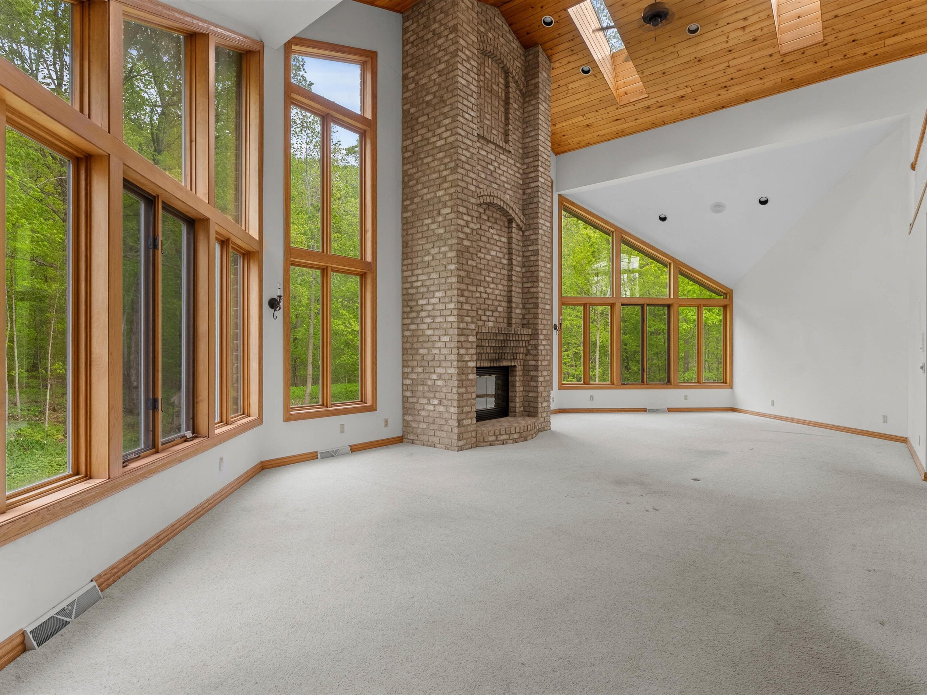 Eaton, Wisconsin, 54245, United States, 3 Bedrooms Bedrooms, ,4 BathroomsBathrooms,Residential,For Sale,1926569