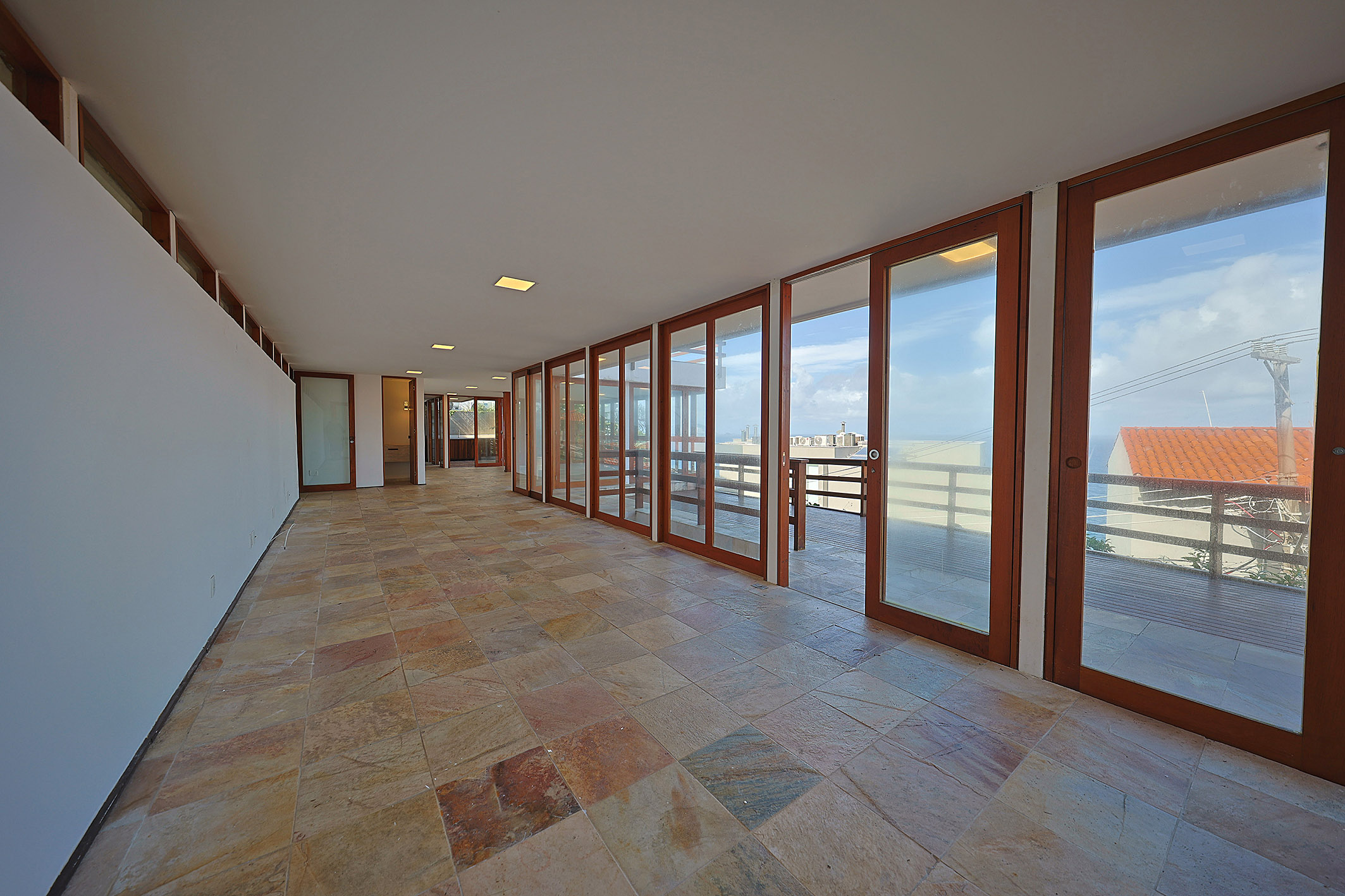  Exclusive Gated Community, Ocean Views, and a Prime Location - 物件實景
