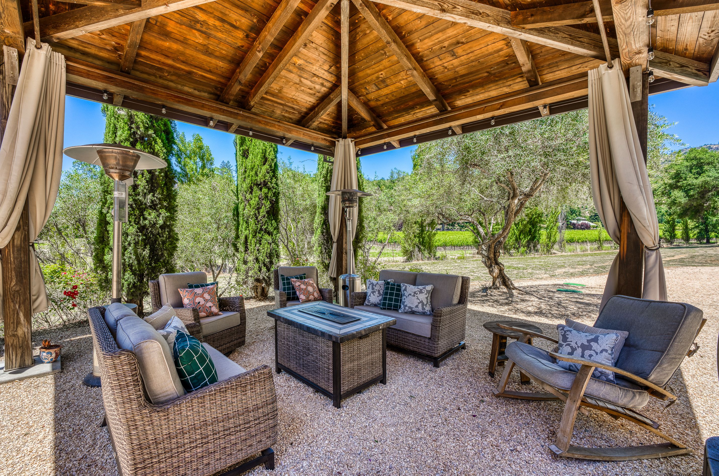  Stunning Mediterranean Estate - 物件實景