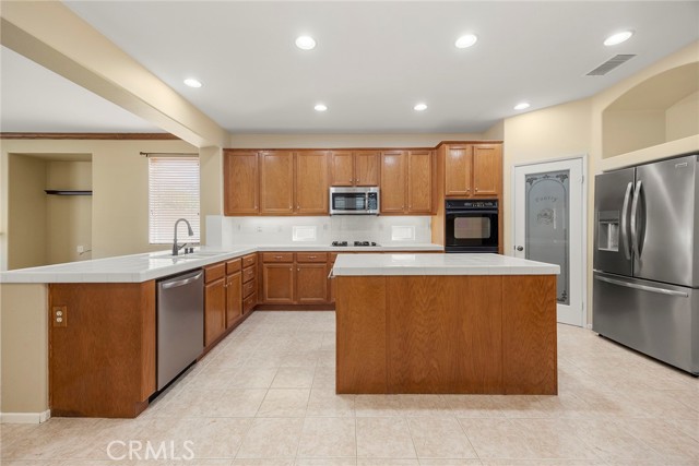 Eastvale, California, 92880, United States, 4 Bedrooms Bedrooms, ,2 BathroomsBathrooms,Residential,For Sale,1987341