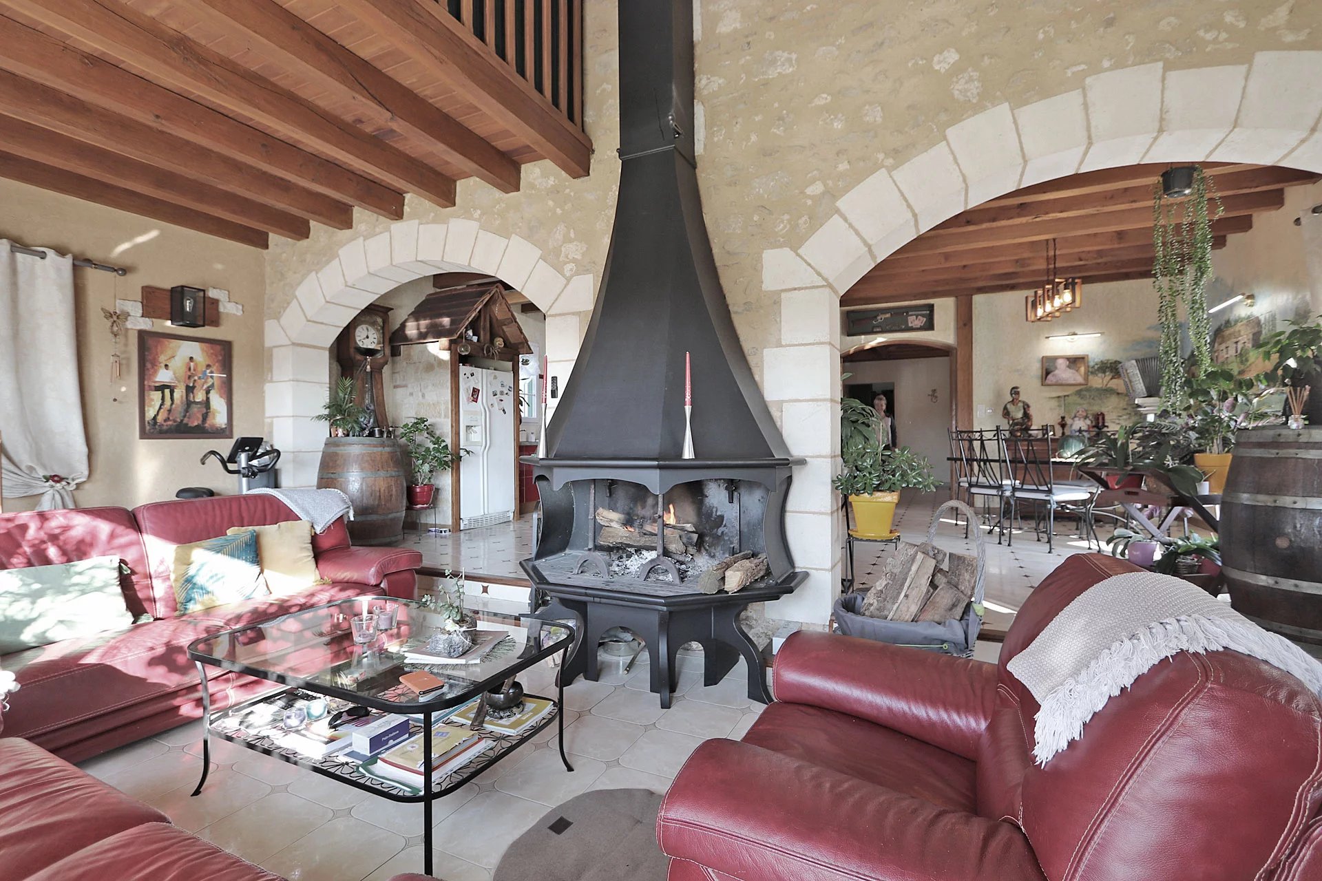 Bergerac, New Aquitaine, 24100, FR, 4 Bedrooms Bedrooms, ,3 BathroomsBathrooms,Residential,For Sale,1995573