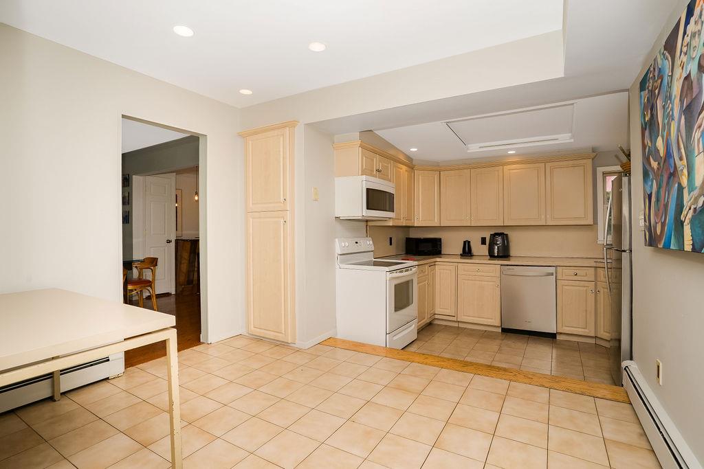 Oceanside, New York, 11572, United States, 3 Bedrooms Bedrooms, ,3 BathroomsBathrooms,Residential,For Sale,1908521