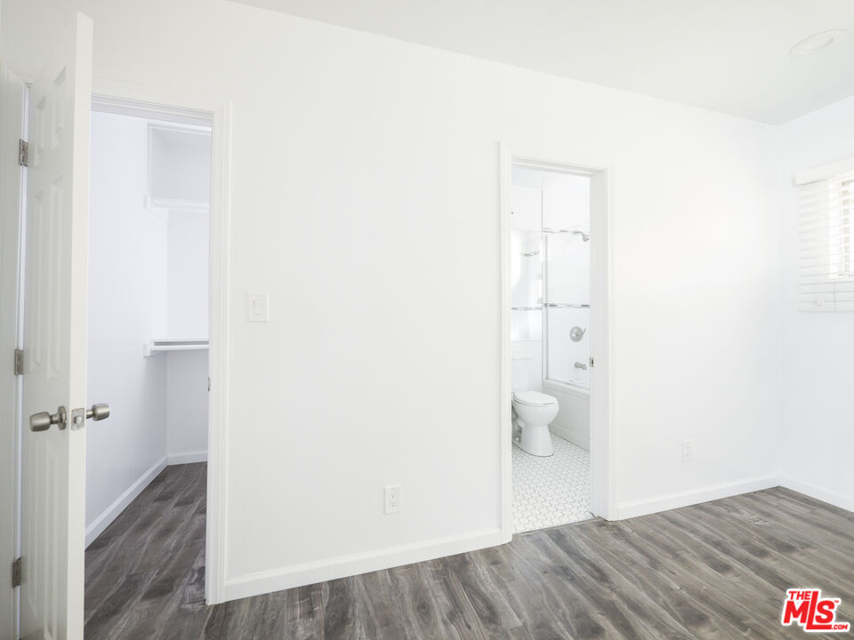 Los Angeles, California, 90066, United States, 4 Bedrooms Bedrooms, ,Residential,For Sale,1705124