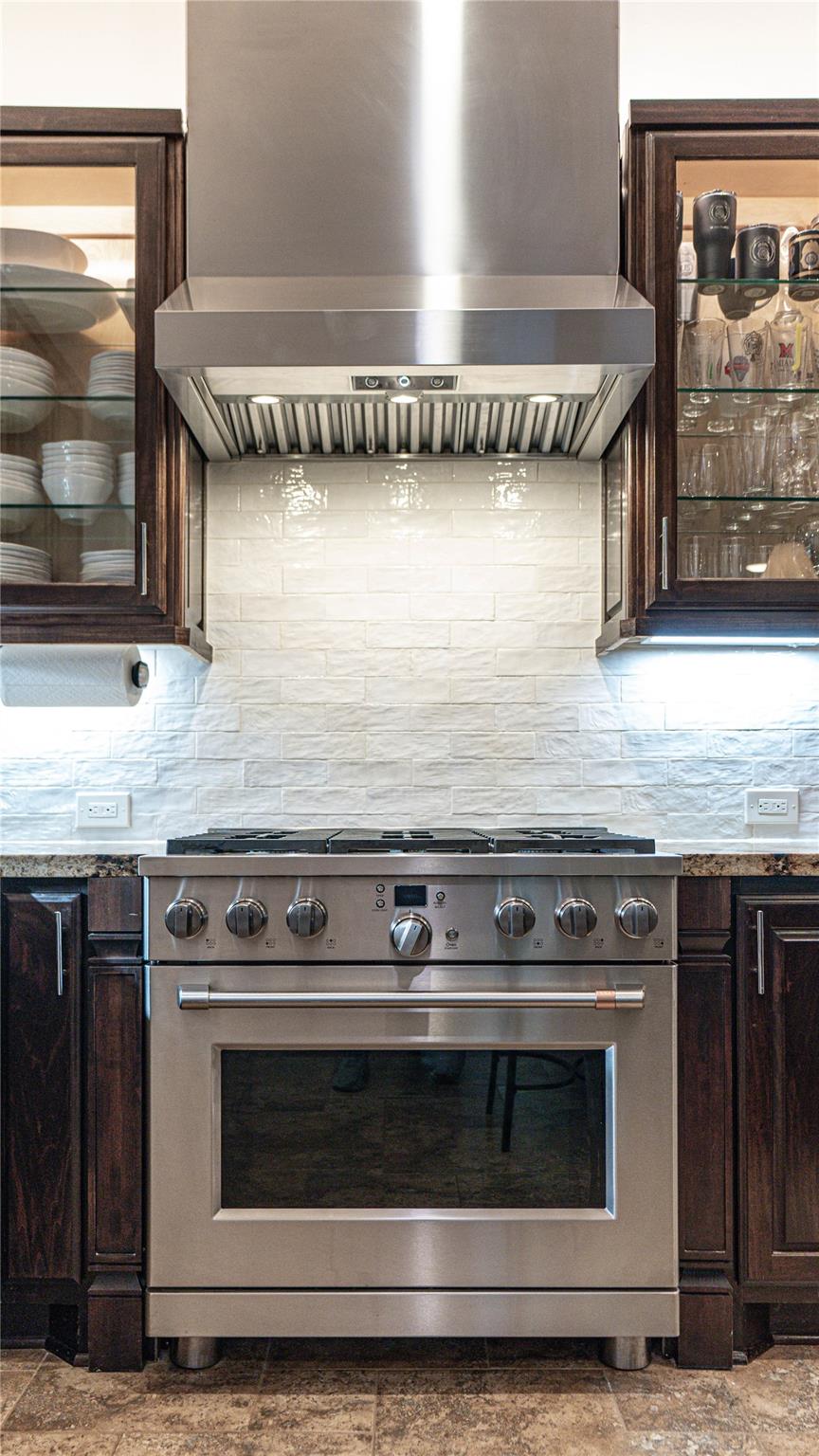 Conroe, Texas, 77302, United States, 4 Bedrooms Bedrooms, ,4 BathroomsBathrooms,Residential,For Sale,1982610