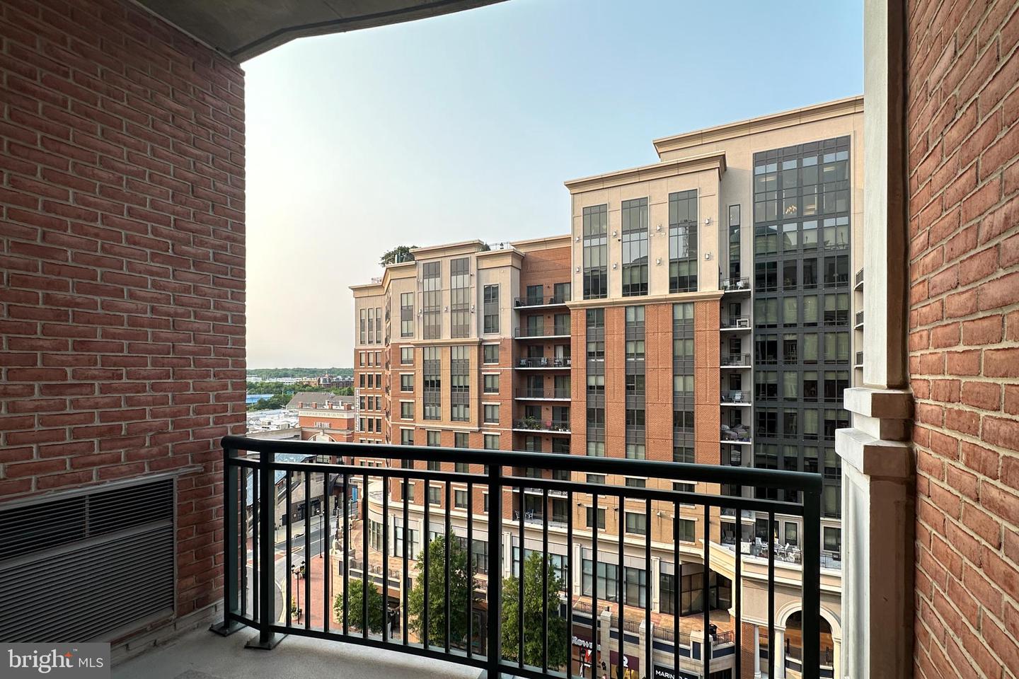 Annapolis, Maryland, 21401, United States, 2 Bedrooms Bedrooms, ,2 BathroomsBathrooms,Residential,For Sale,1848814