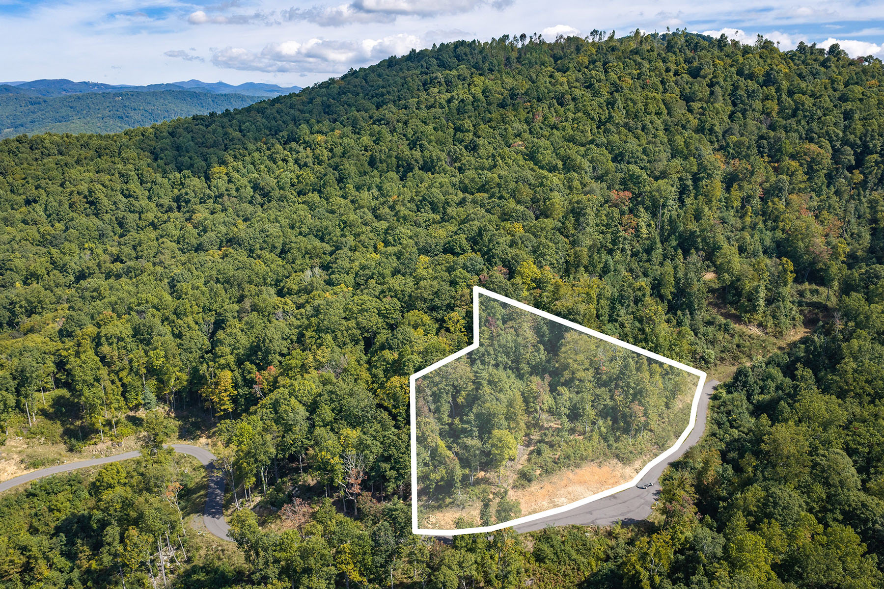  SPRUCE PINE - SUMMIT VIEW - 物件實景