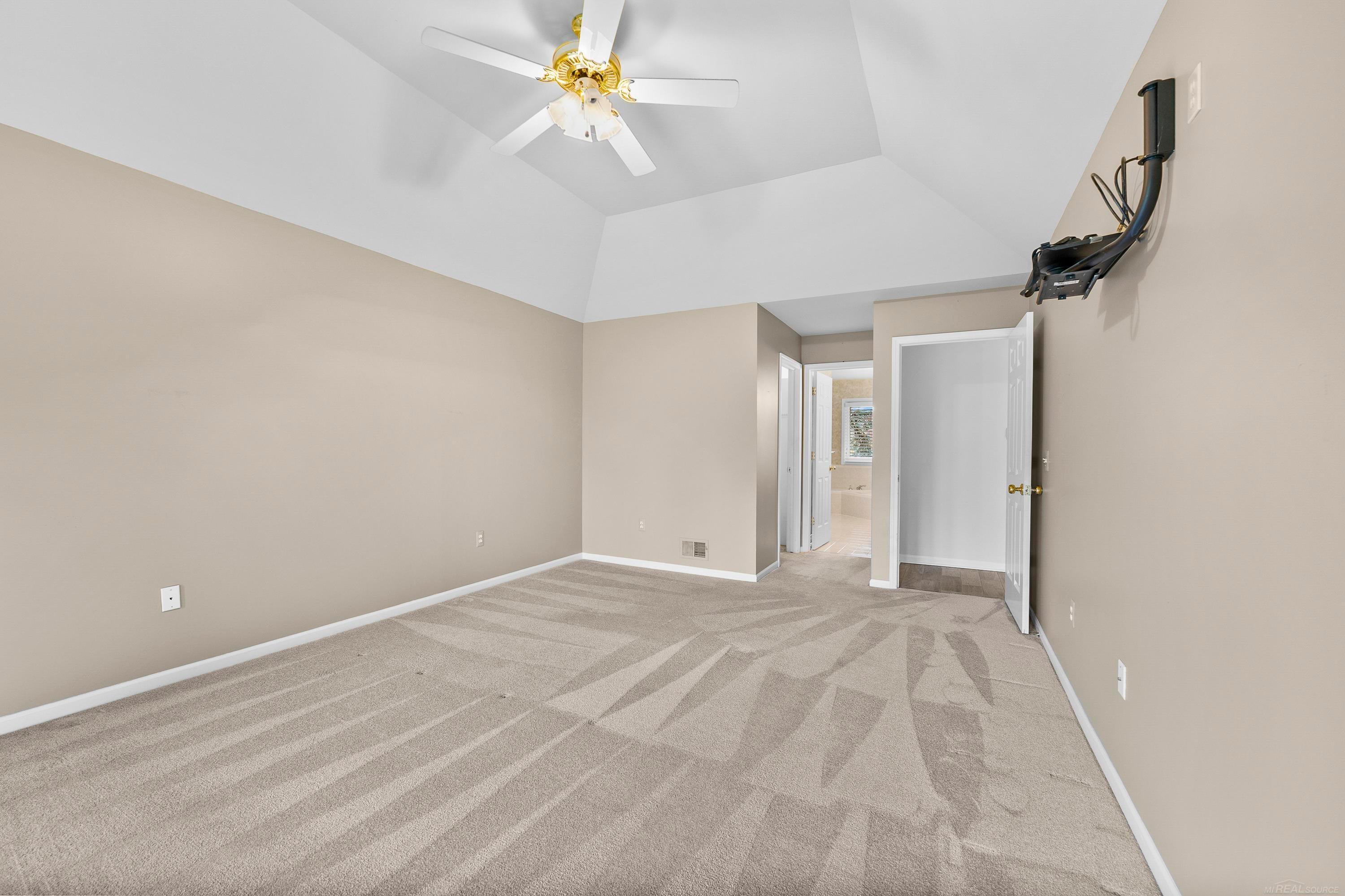 Shelby Twp, Michigan, 48315, United States, 4 Bedrooms Bedrooms, ,4 BathroomsBathrooms,Residential,For Sale,1987428