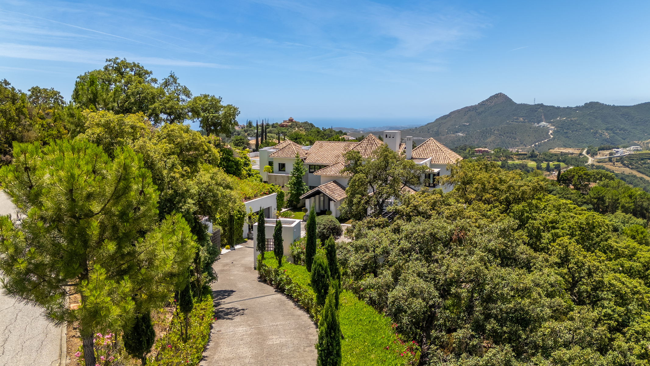 Luxury villa in one of the most privileged locations in the resort 