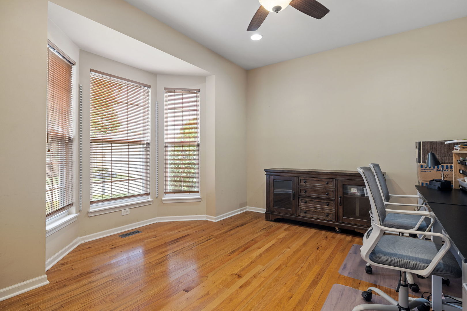 Orland Park, Illinois, 60462, United States, 2 Bedrooms Bedrooms, ,2 BathroomsBathrooms,Residential,For Sale,1941007