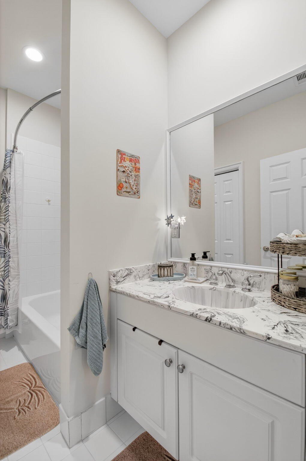 Hypoluxo, Florida, 33462, United States, 3 Bedrooms Bedrooms, ,3 BathroomsBathrooms,Residential,For Sale,1981527