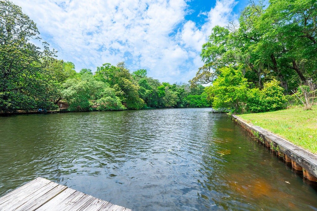 Fort Walton Beach, Florida, 32547, United States, 4 Bedrooms Bedrooms, ,3 BathroomsBathrooms,Residential,For Sale,1807234