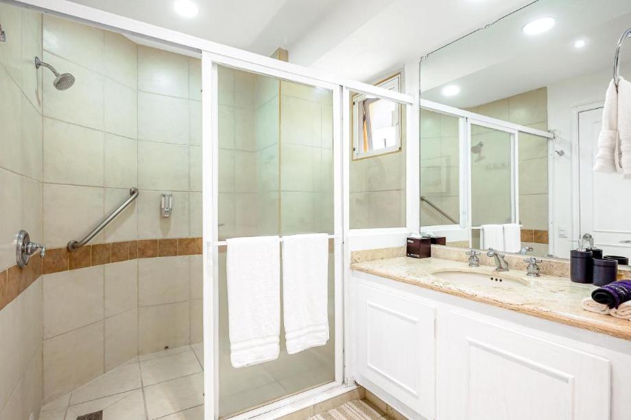 Paseo de la Marina, Puerto Vallarta, Jalisco, 48335, Mexico, 3 Bedrooms Bedrooms, ,3 BathroomsBathrooms,Residential,For Sale,Paseo de la Marina,1620972