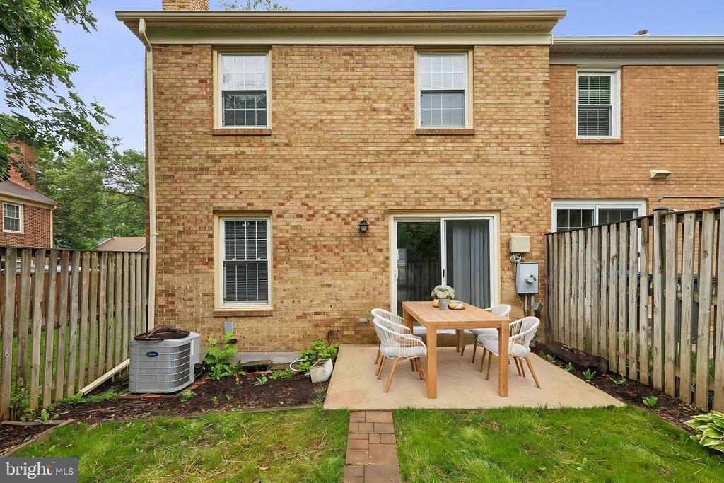 Springfield, Virginia, 22153, United States, 4 Bedrooms Bedrooms, ,4 BathroomsBathrooms,Residential,For Sale,2049450