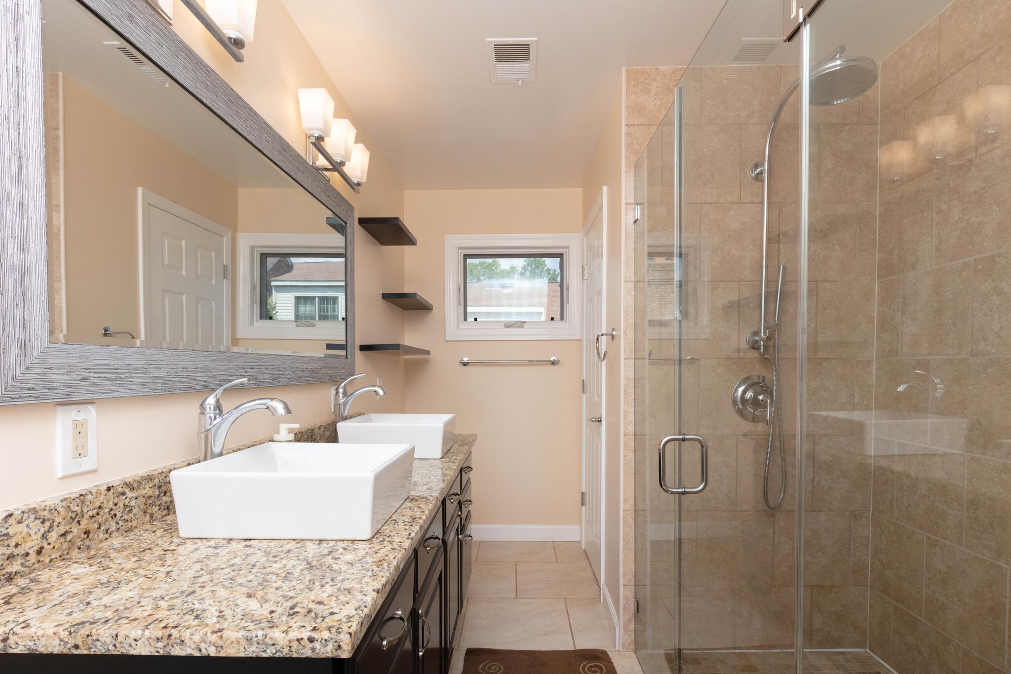  6304 Chaucer View Circle, Alexandria, VA, 22304 - 物件實景