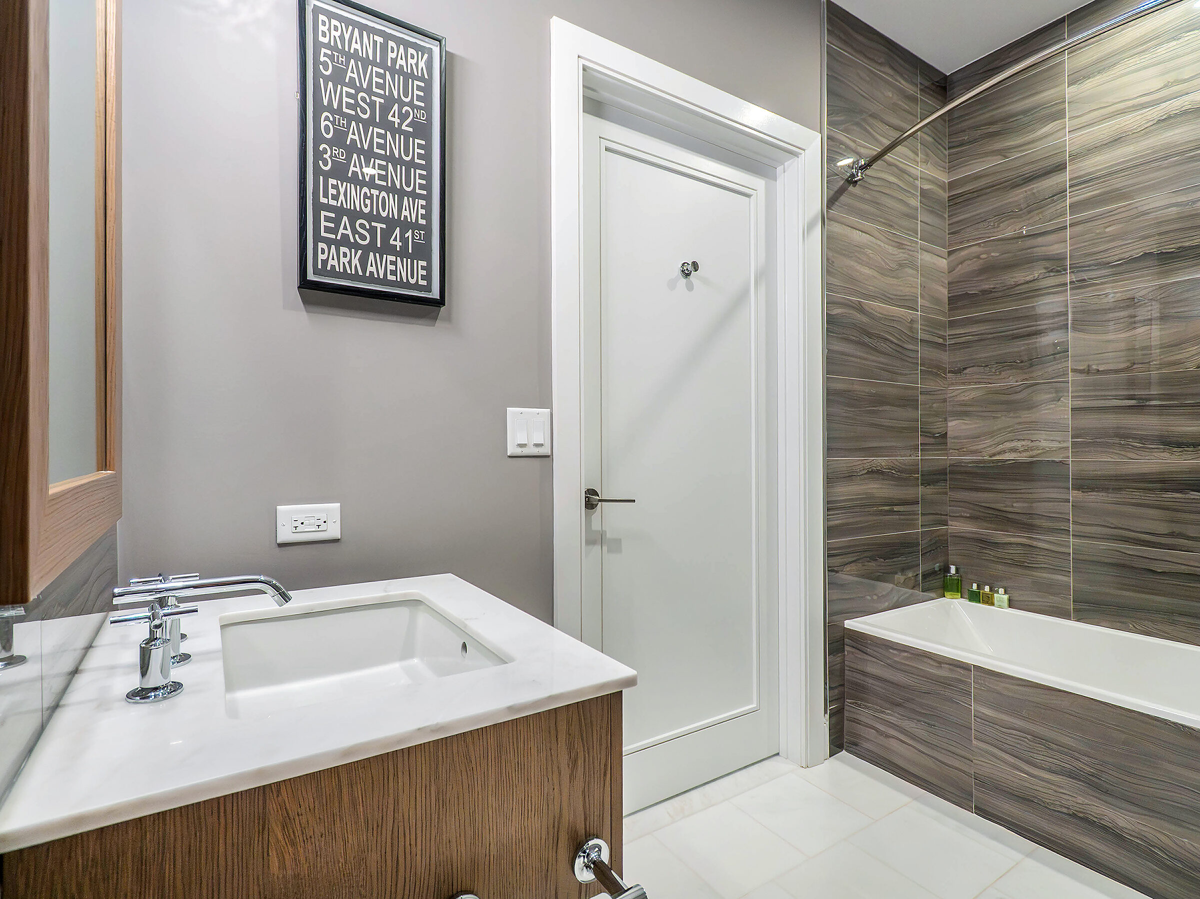  100 Garvies Point Road, Glen Cove, NY, 11542 - 物件實景