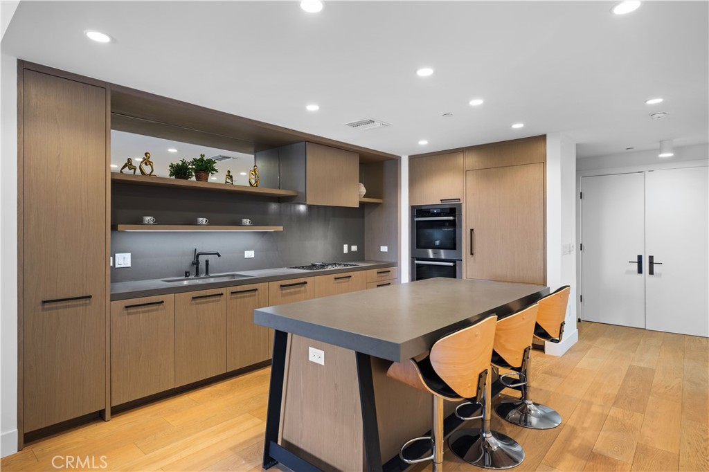 Los Angeles, California, 90024, United States, 2 Bedrooms Bedrooms, ,2 BathroomsBathrooms,Residential,For Sale,1746972
