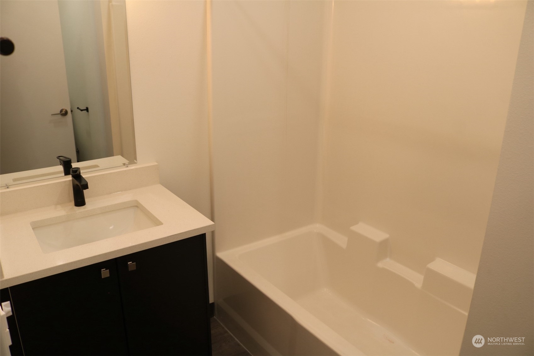 Seattle, Washington, 98108, United States, ,Residential,For Sale,1824067