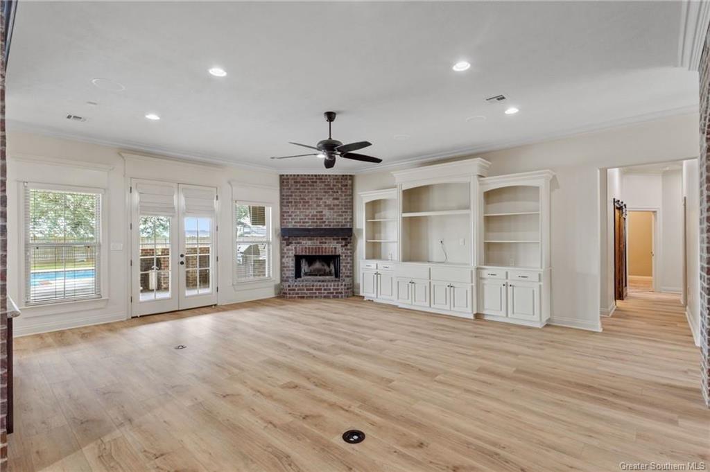 Lake Charles, Louisiana, 70605, United States, 4 Bedrooms Bedrooms, ,4 BathroomsBathrooms,Residential,For Sale,1976611