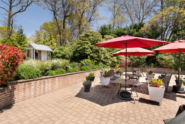 Shoreham, New York, 11786, United States, 5 Bedrooms Bedrooms, ,3 BathroomsBathrooms,Residential,For Sale,1990330