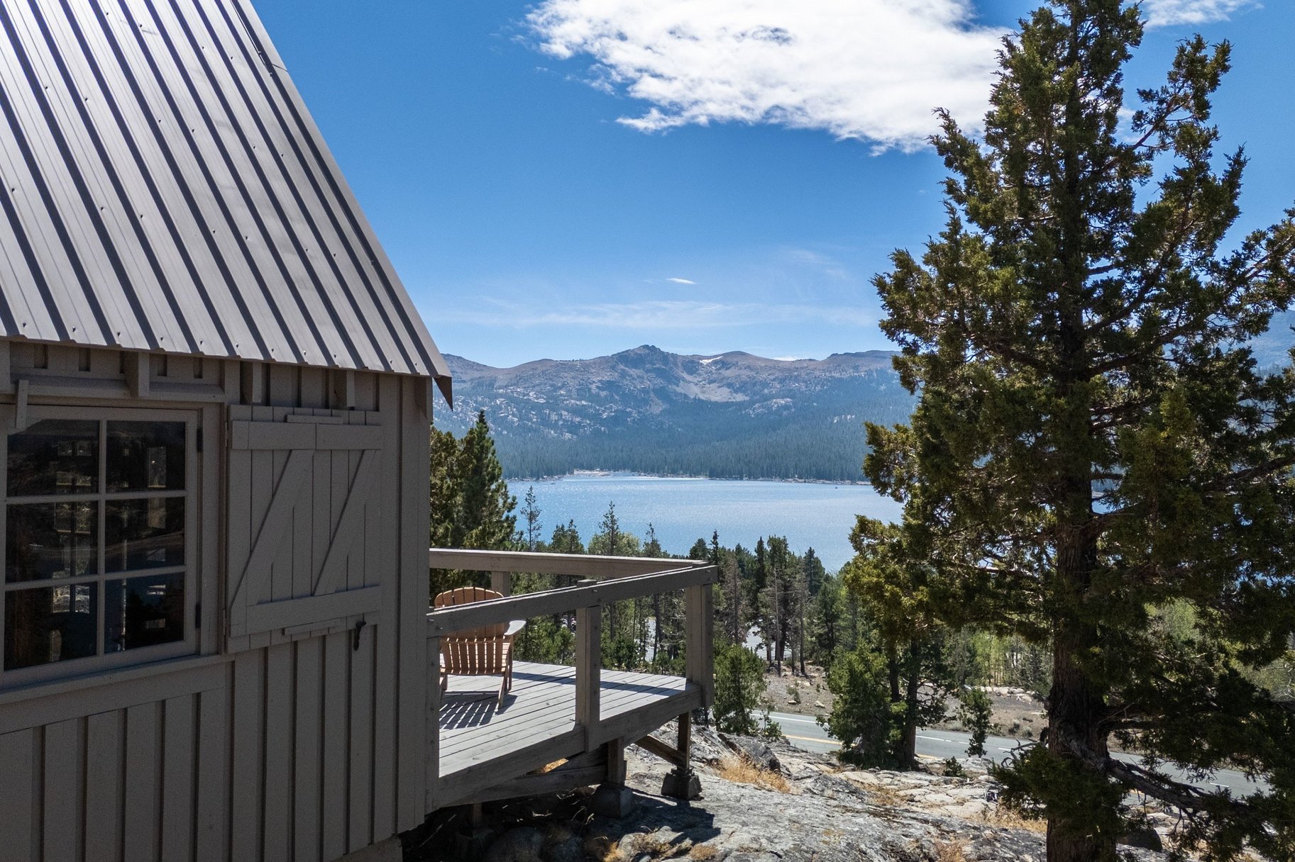  The Juniper Cabin: A Wild Invitation to See the World Differently - 物件實景