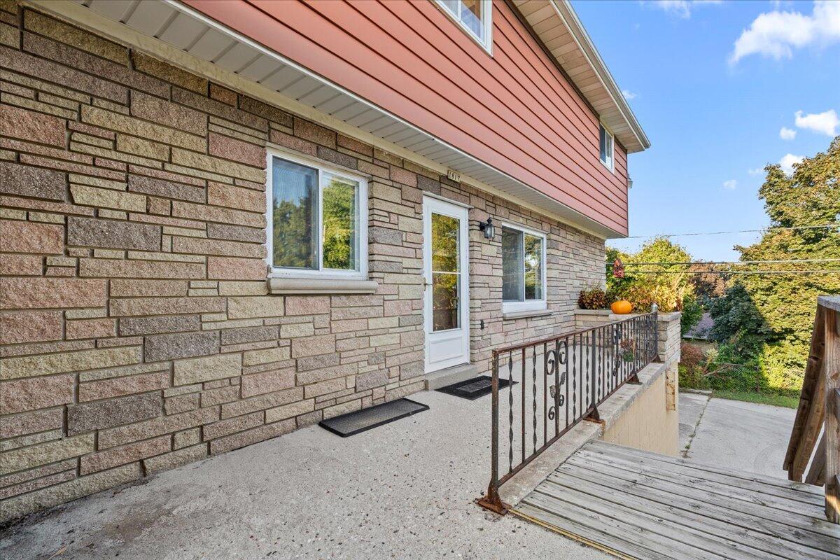 West Bend, Wisconsin, 53090, United States, 4 Bedrooms Bedrooms, ,3 BathroomsBathrooms,Residential,For Sale,1960551