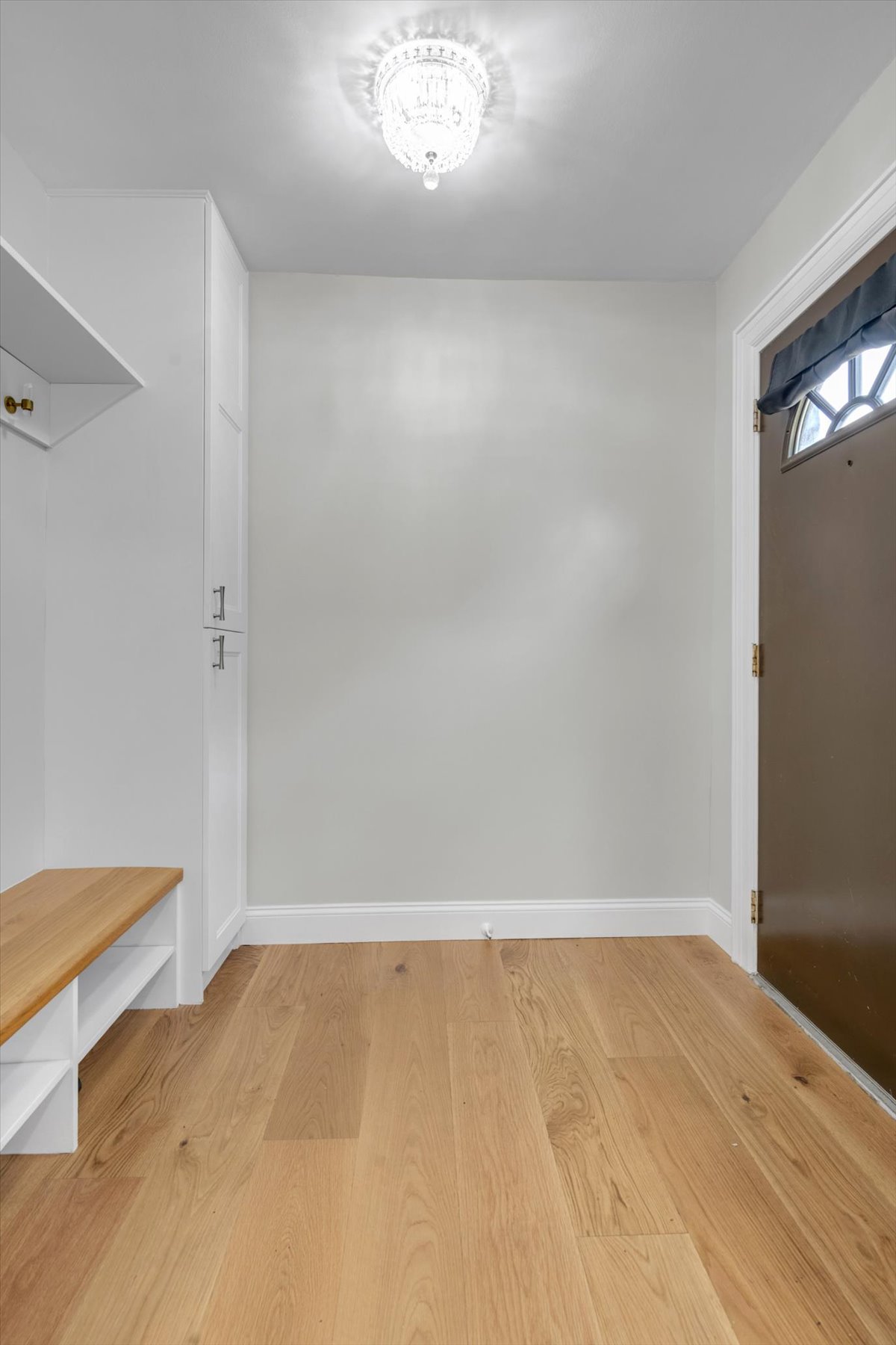  ?REMARKABLY RENOVATED SEMI DETACHED HOME IN FOREST HILLS HILLS? - 物件實景