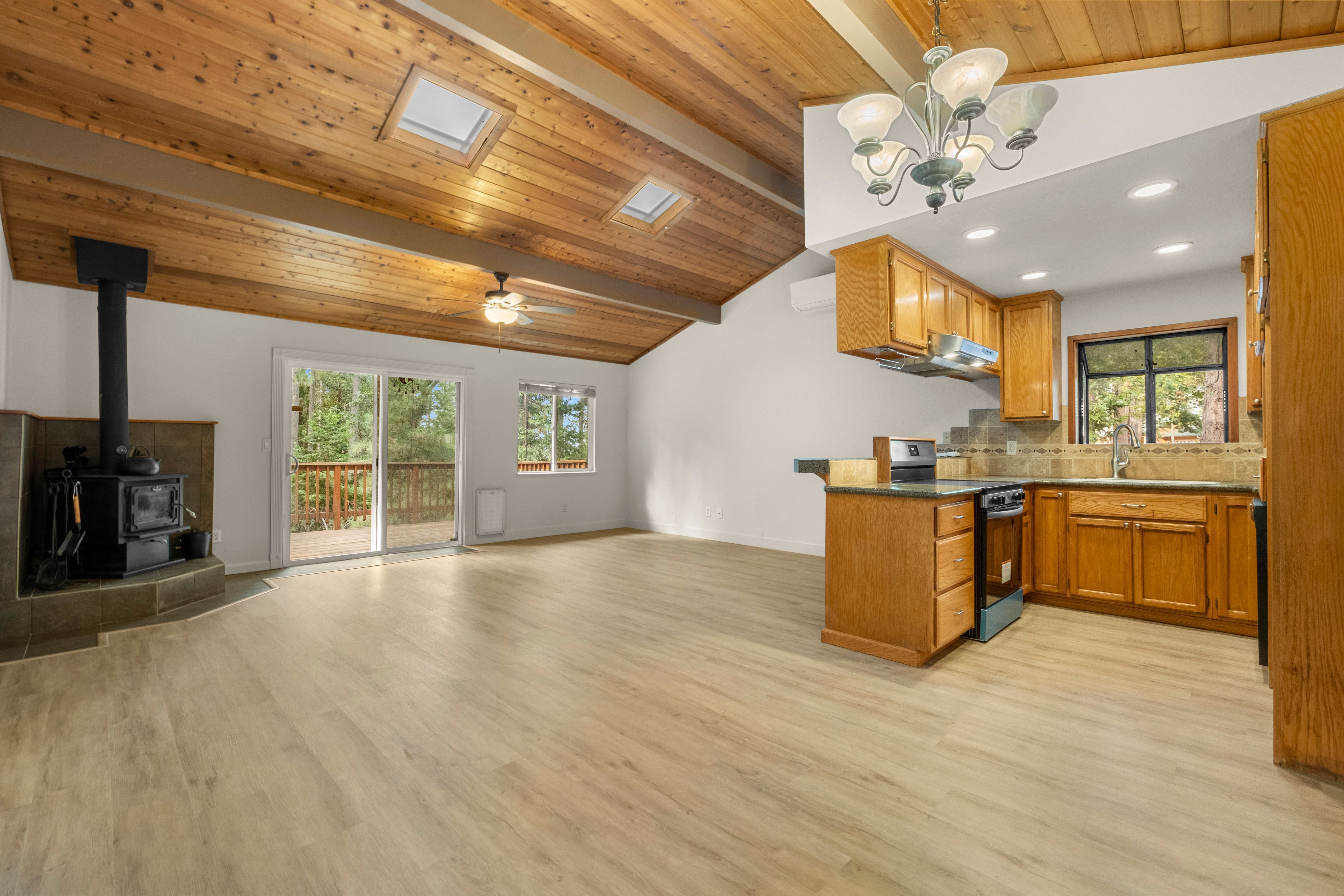  5648 Sierra Springs Drive, Pollock Pines, CA 95726 - 物件實景