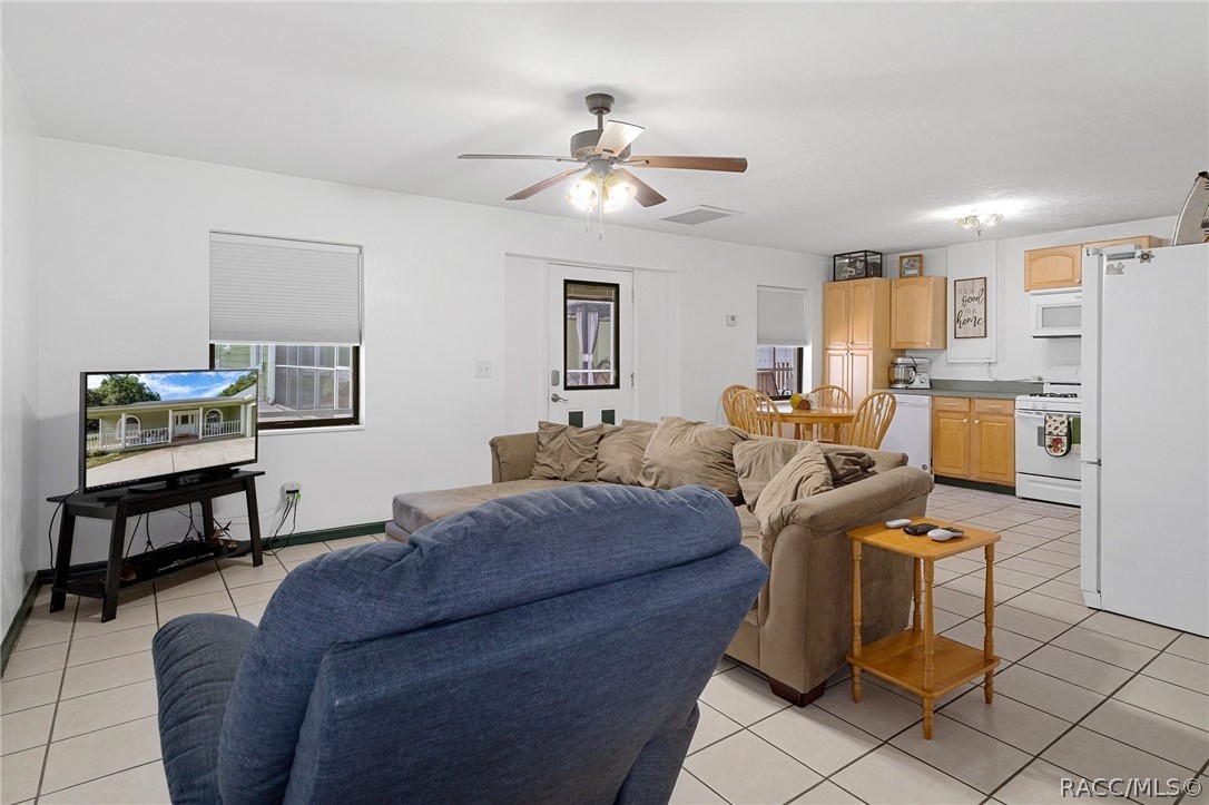 Dunnellon, Florida, 34431, United States, 4 Bedrooms Bedrooms, ,2 BathroomsBathrooms,Residential,For Sale,1920438