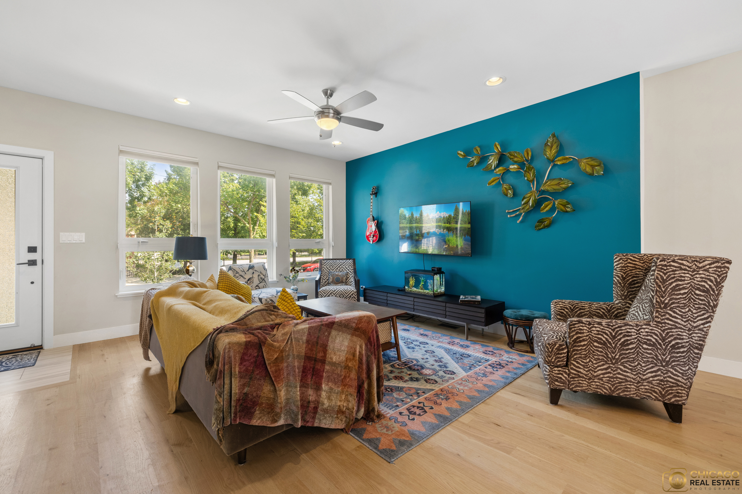 Chicago, Illinois, 60608, United States, 4 Bedrooms Bedrooms, ,4 BathroomsBathrooms,Residential,For Sale,1914075