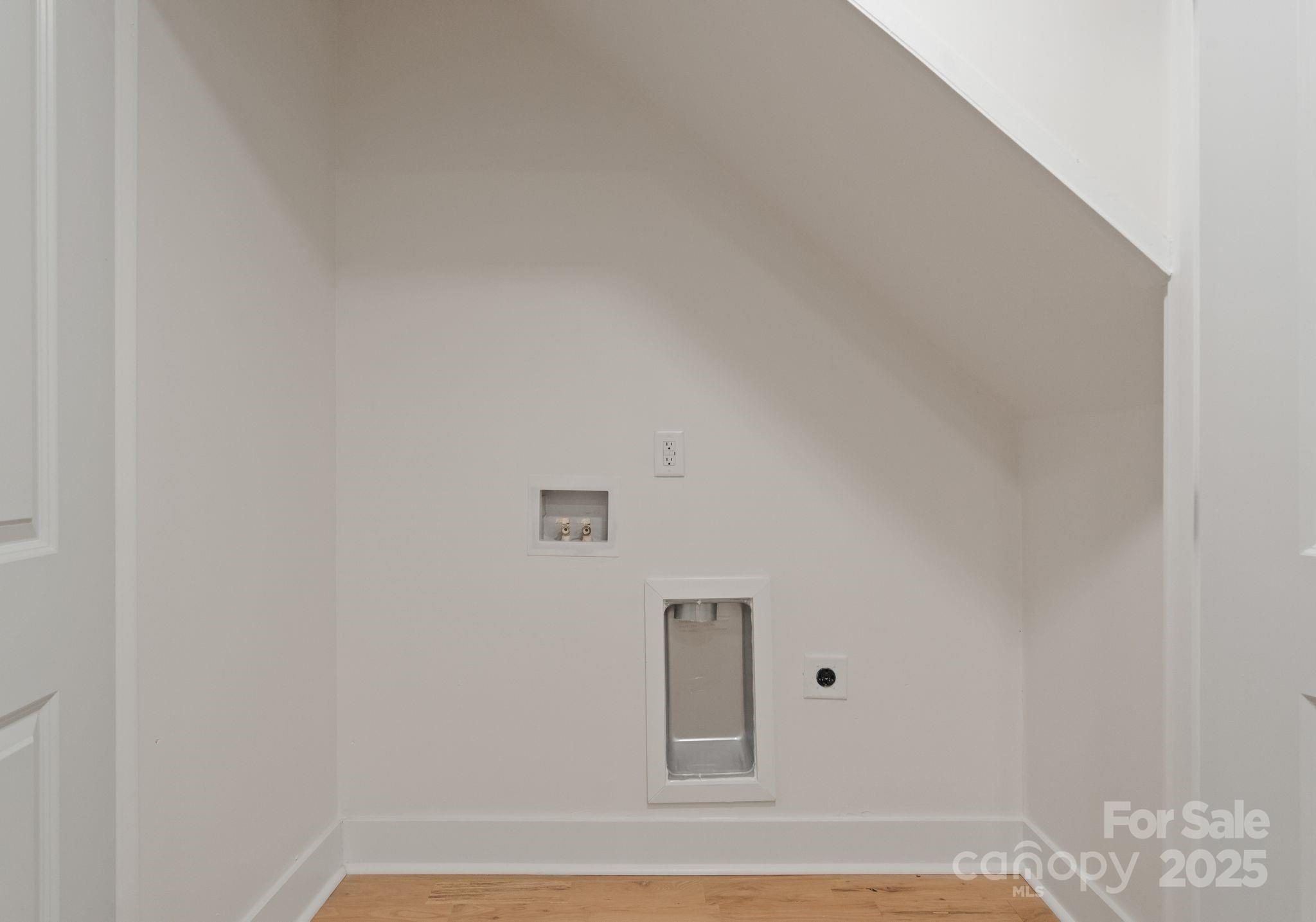 Charlotte, North Carolina, 28226, United States, 6 Bedrooms Bedrooms, ,5 BathroomsBathrooms,Residential,For Sale,1901811
