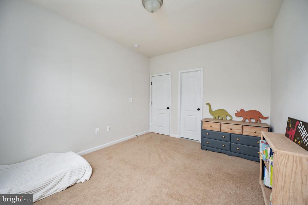 Fredericksburg, Virginia, 22406, United States, 5 Bedrooms Bedrooms, ,4 BathroomsBathrooms,Residential,For Sale,2005971