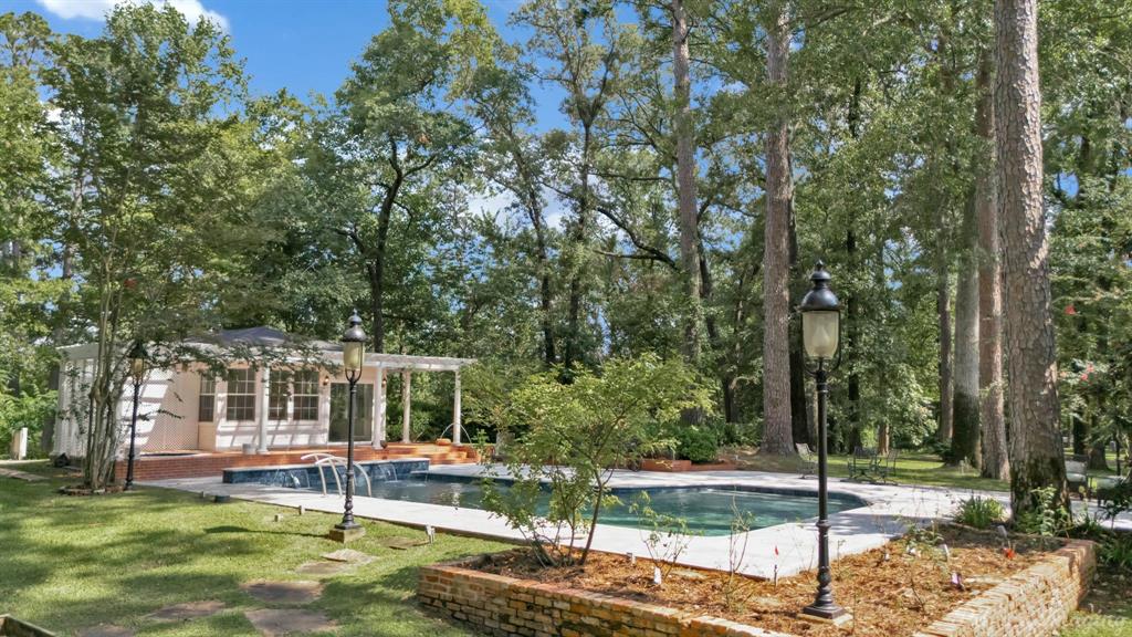 Shreveport, Louisiana, 71106, United States, 5 Bedrooms Bedrooms, ,6 BathroomsBathrooms,Residential,For Sale,1942292