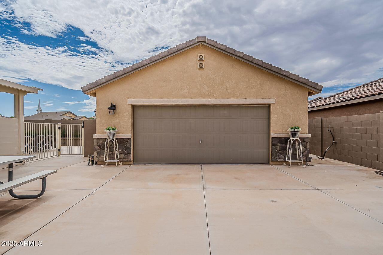 Maricopa, Arizona, 85138, United States, 3 Bedrooms Bedrooms, ,Residential,For Sale,1940206