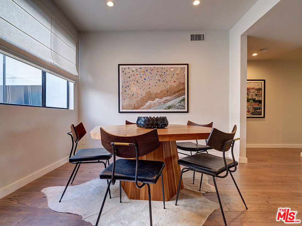 Los Angeles, California, 90025, United States, 3 Bedrooms Bedrooms, ,3 BathroomsBathrooms,Residential,For Sale,1947986