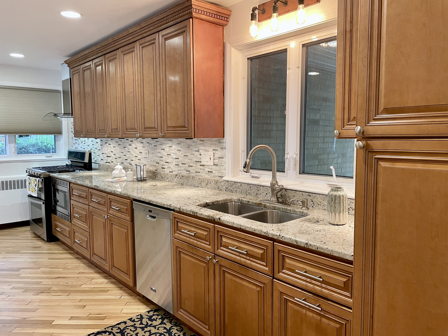 Skokie, Illinois, 60076, United States, 3 Bedrooms Bedrooms, ,3 BathroomsBathrooms,Residential,For Sale,1932038