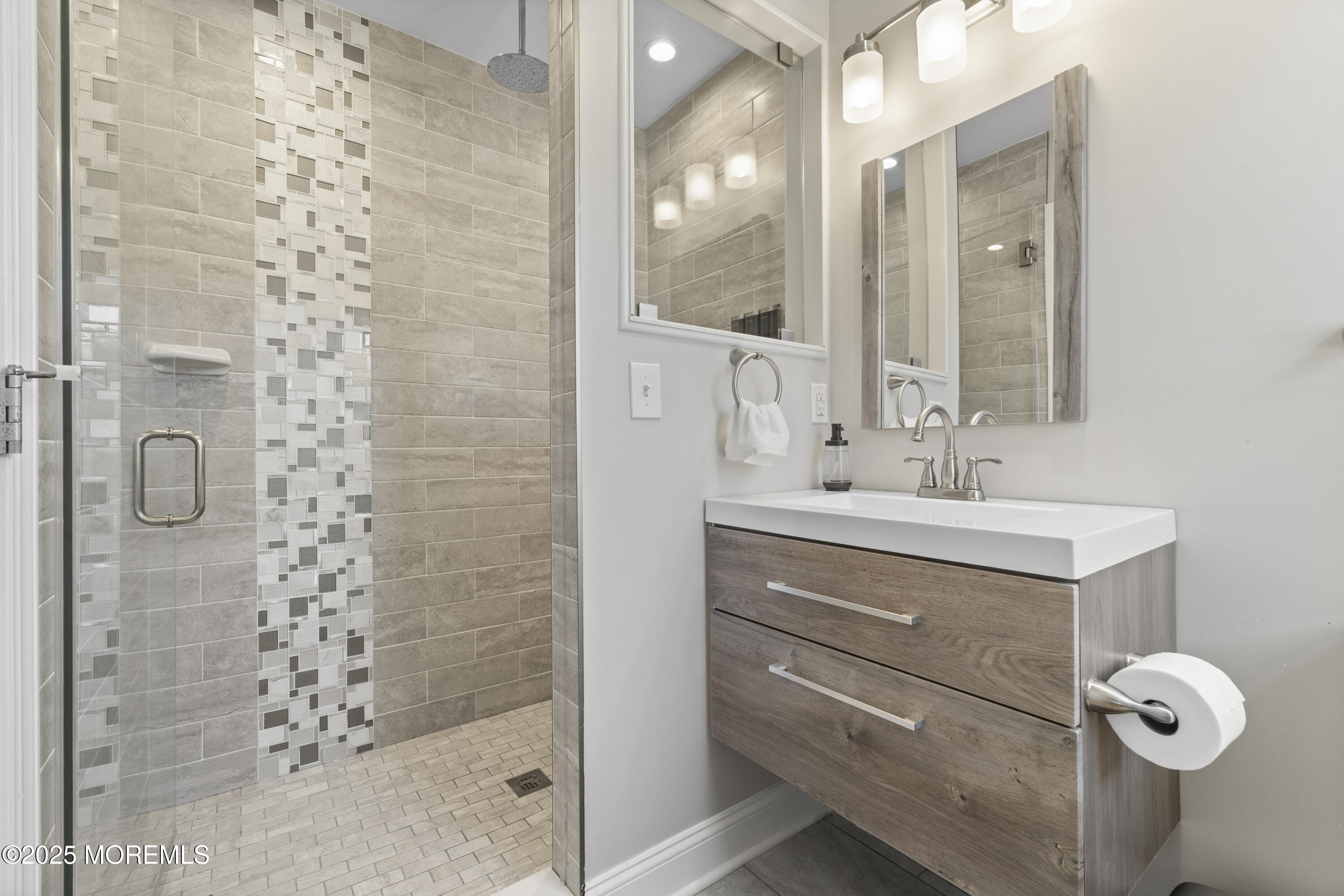 Highlands, New Jersey, 07732, United States, 3 Bedrooms Bedrooms, ,3 BathroomsBathrooms,Residential,For Sale,1977808