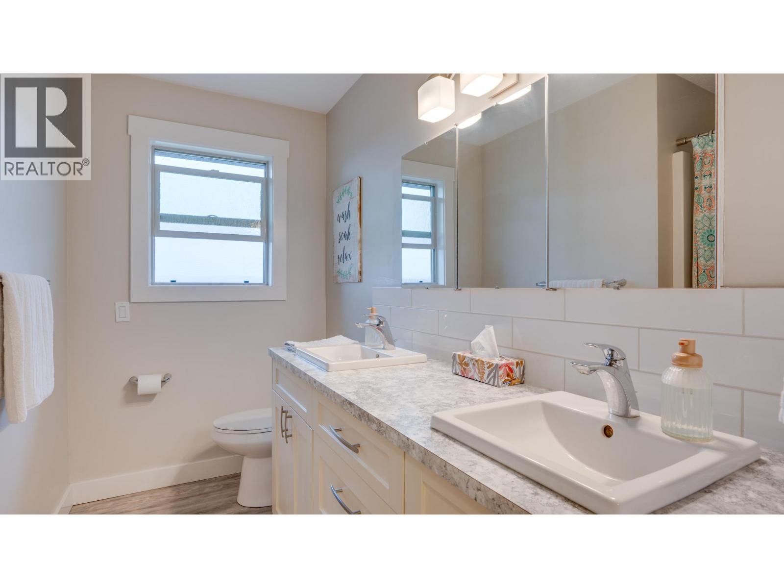 ARMSTRONG, British Columbia, V4Y 0B3, CA, 4 Bedrooms Bedrooms, ,2 BathroomsBathrooms,Residential,For Sale,1950406