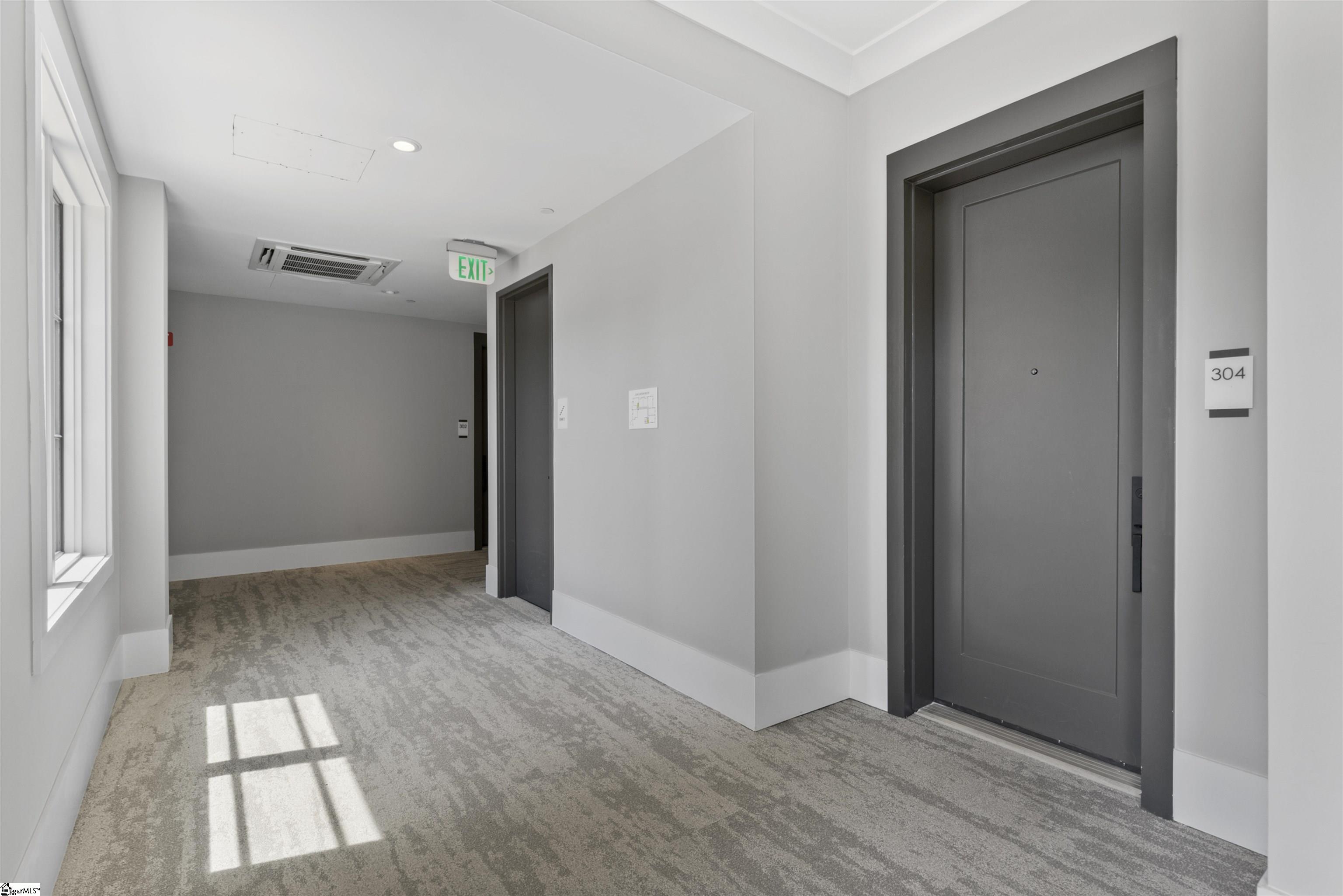 Greenville, South Carolina, 29601, United States, 2 Bedrooms Bedrooms, ,2 BathroomsBathrooms,Residential,For Sale,1777131
