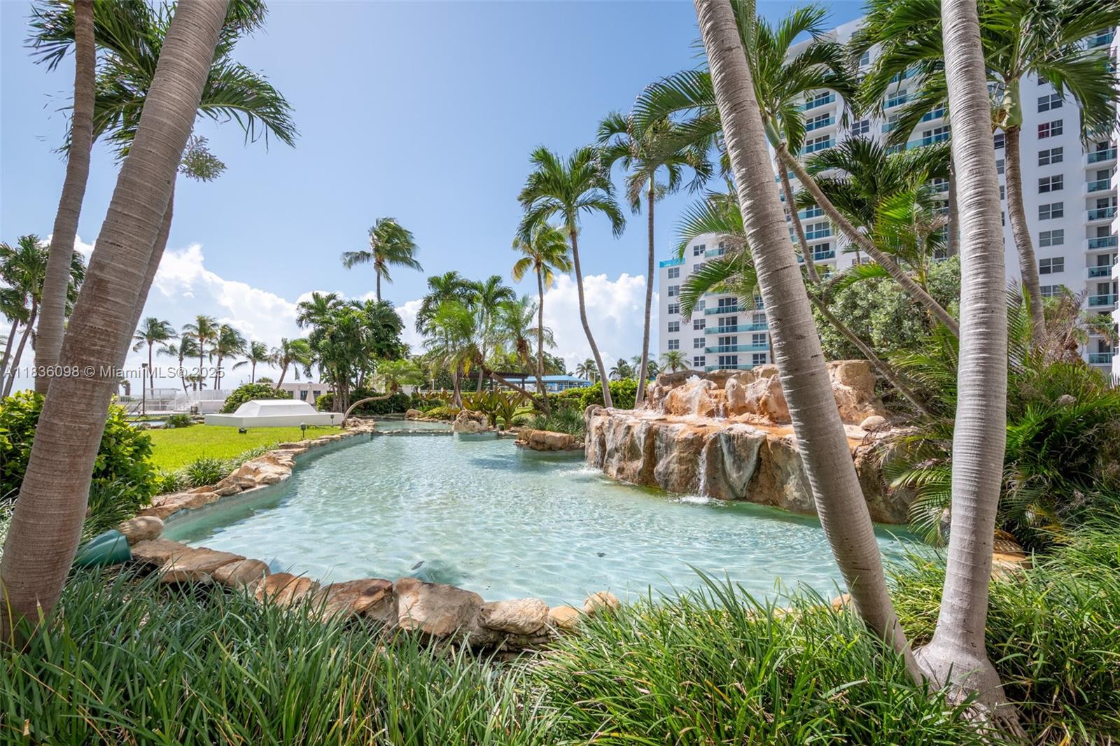 Miami Beach, Florida, 33140, United States, 2 Bedrooms Bedrooms, ,2 BathroomsBathrooms,Residential,For Sale,1885385